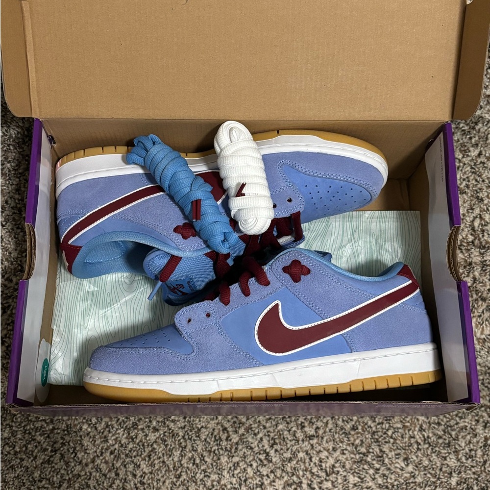 Nike SB Dunk Low Pro ‘Phillies’ like NEW. 9 men’s